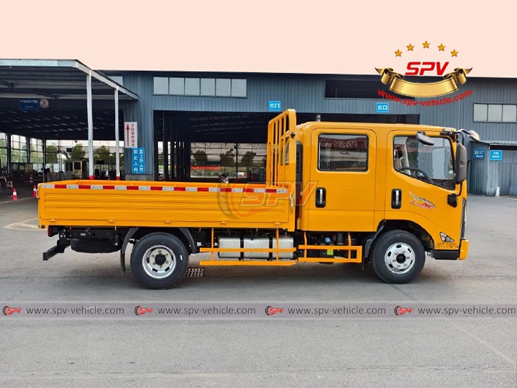 JMC Light Logistics Vehcile - Right Side